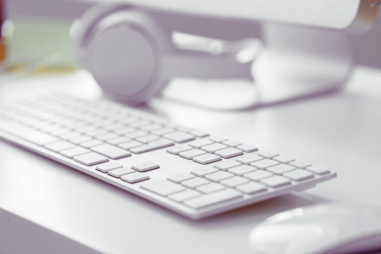 Low profile keycaps – idealne nakładki na klawiaturę dla profesjonalistów